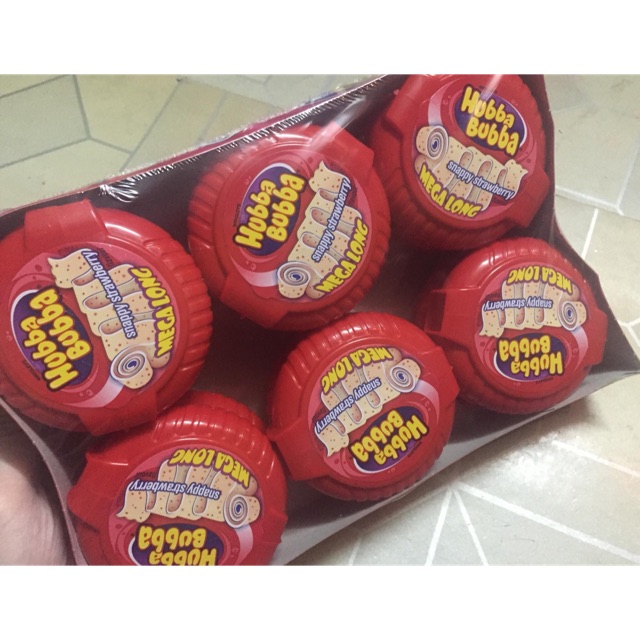 Kẹo gum cuộn Hubba Bubba vị snappy strawberry. Cực ngon cực ngọt, rẻ con thích mê. Giá rẻ hàng chuẩn tội gì không mua