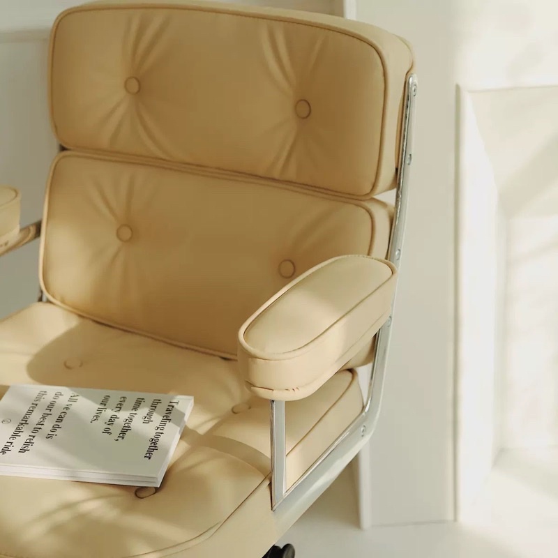 Ghế văn phòng Eames chair màu pastel có trục xoay phong cách Hàn Quốc