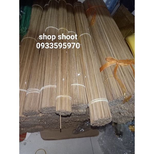 Que gỗ cắm hoa sáp, hoa đồng tiền