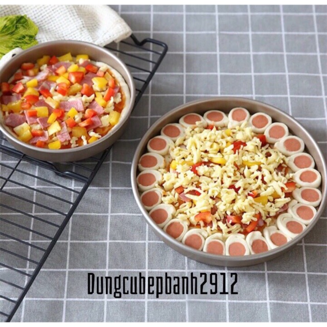 Khuôn pizza vàng chống dính