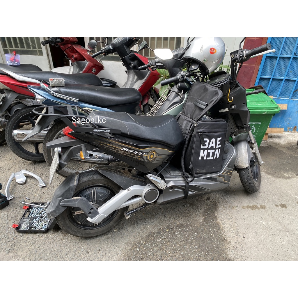 Thùng xe máy điện Vinfast Impes, thùng Givi E250N và baga Impes, hàng Givi chính hãng, bảo hành 2 năm