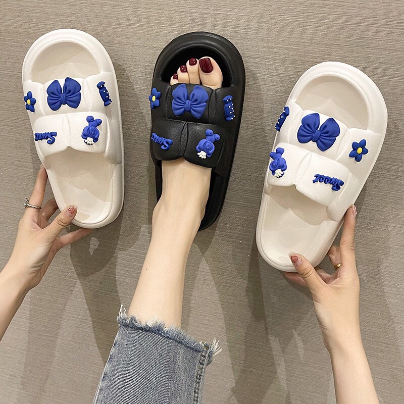 Dép quai ngang bánh mì họa tiết nơ xanh