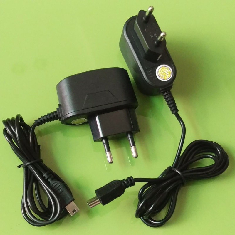 Sạc liền dây Qmobile v3 đen đầu hình thanh siêu tốt P3-06