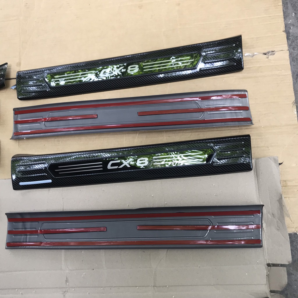 Bộ 8 Nẹp Bước chân Trong + Ngoài Vân carbon Cho Mazda Cx8 Form 2019 -2021