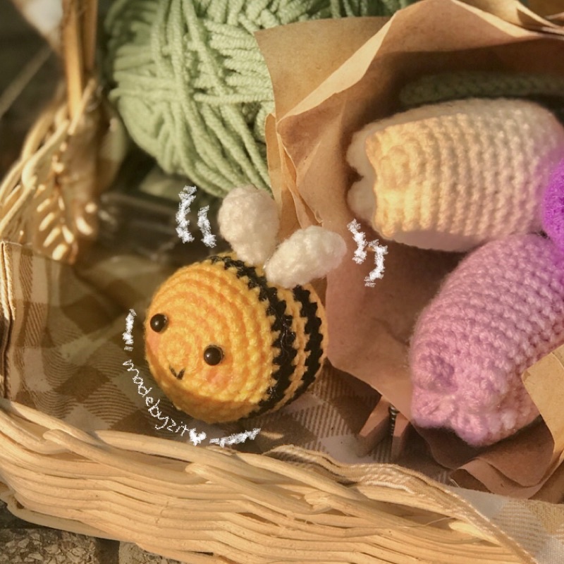 Móc Khoá Ong Len Handmade