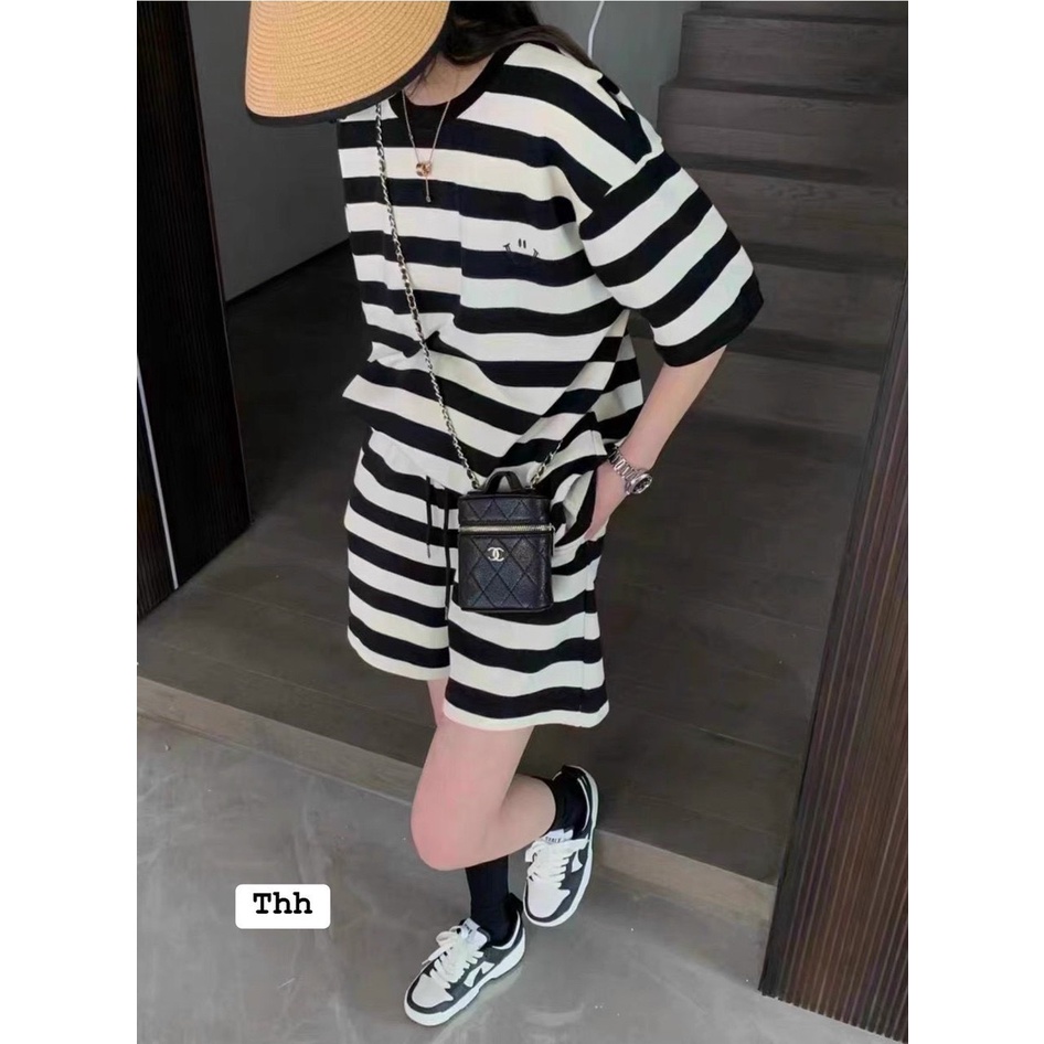 SET ĐÙI KẺ MẶT CƯỜI