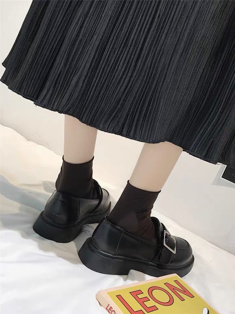 (có sẵn) Giày Ulzzang da mềm đế bằng khoá vuông, mã: U105 | BigBuy360 - bigbuy360.vn