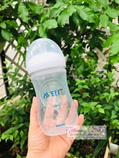 (CHÍNH HÃNG) Bình sữa Avent Natural 260ml núm xoắn