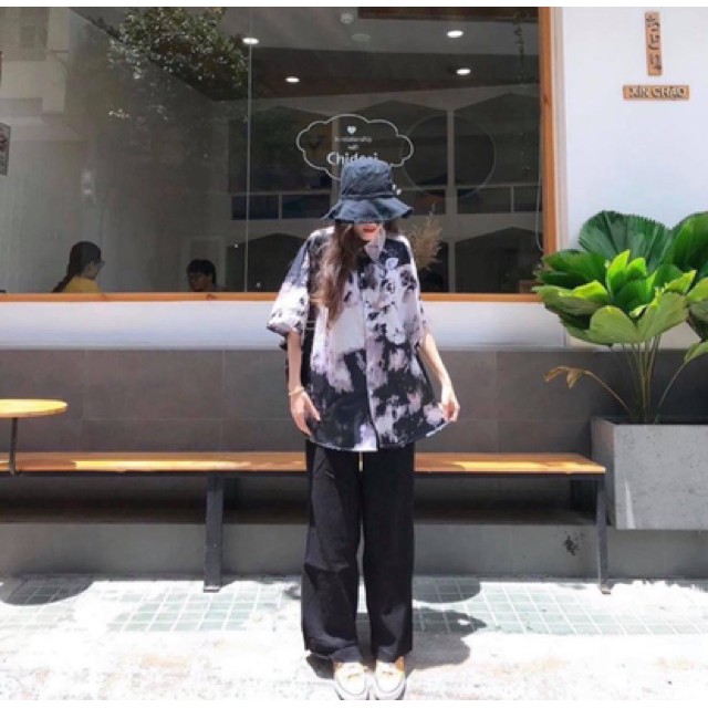 Áo sơ mi loang đen trắng . | BigBuy360 - bigbuy360.vn