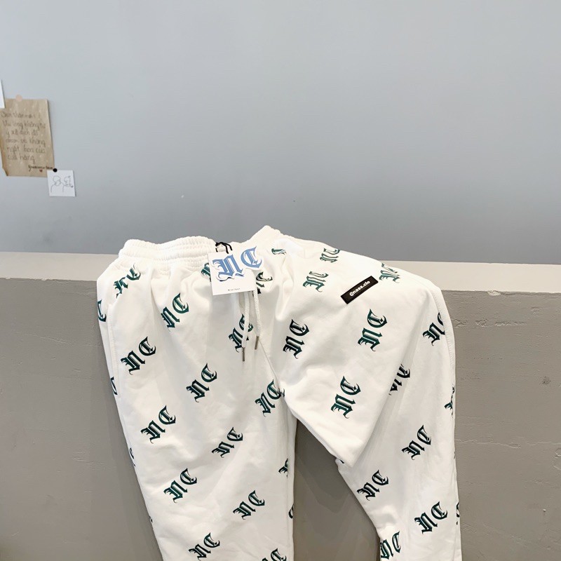 Quần dài jogger hoạ tiết Logo (𝐋𝐎𝐆𝐎 𝐏𝐀𝐓𝐓𝐄𝐑𝐍 𝐏𝐀𝐍𝐓𝐒)