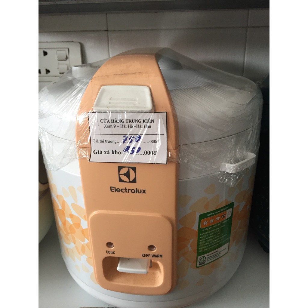 Nồi cơm điện Electrolux 1.8 lít ERC3105