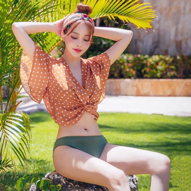 Bikini cúp ngực kèm áo choàng chấm bi (kèm hình thật)