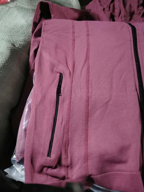 Áo khoác thể thao nữ ôm body chữ viền tay mẫu mới. Có 2 túi ngoài dây kéo. Size S M L [VT] | BigBuy360 - bigbuy360.vn