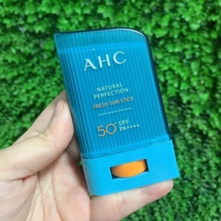 Lăn chống nắng AHC