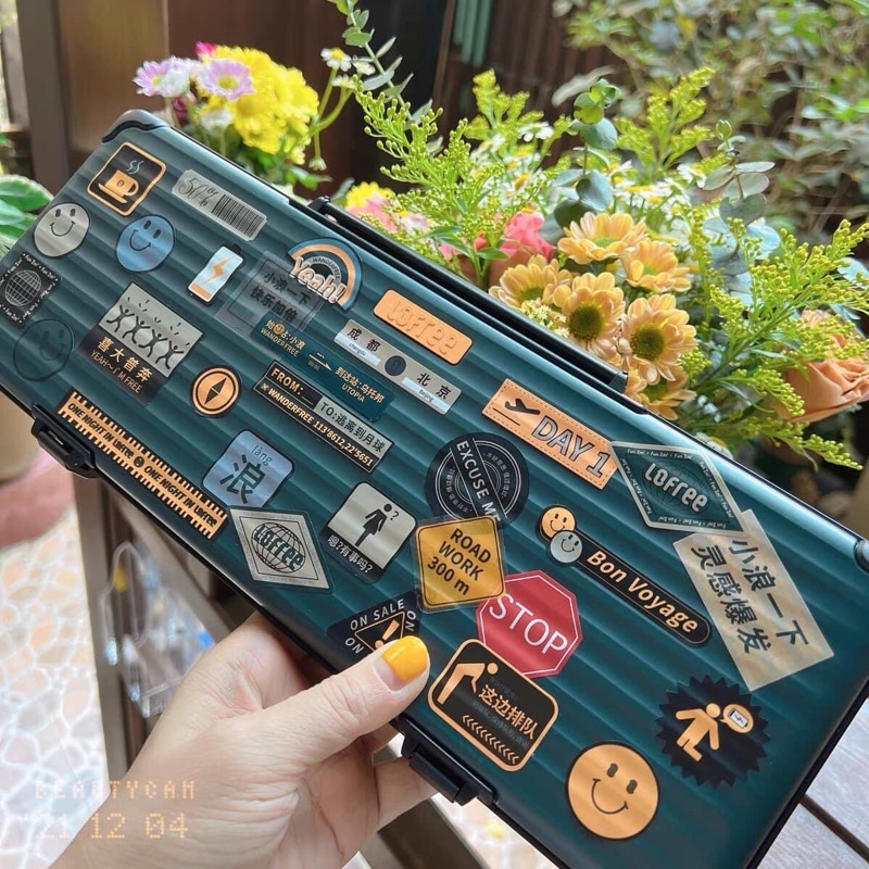 Bàn phím cơ không dây Lofree Wanderfree phong cách retro chính hãng, có hộp đựng bàn phím cá tính và tặng kèm sticker