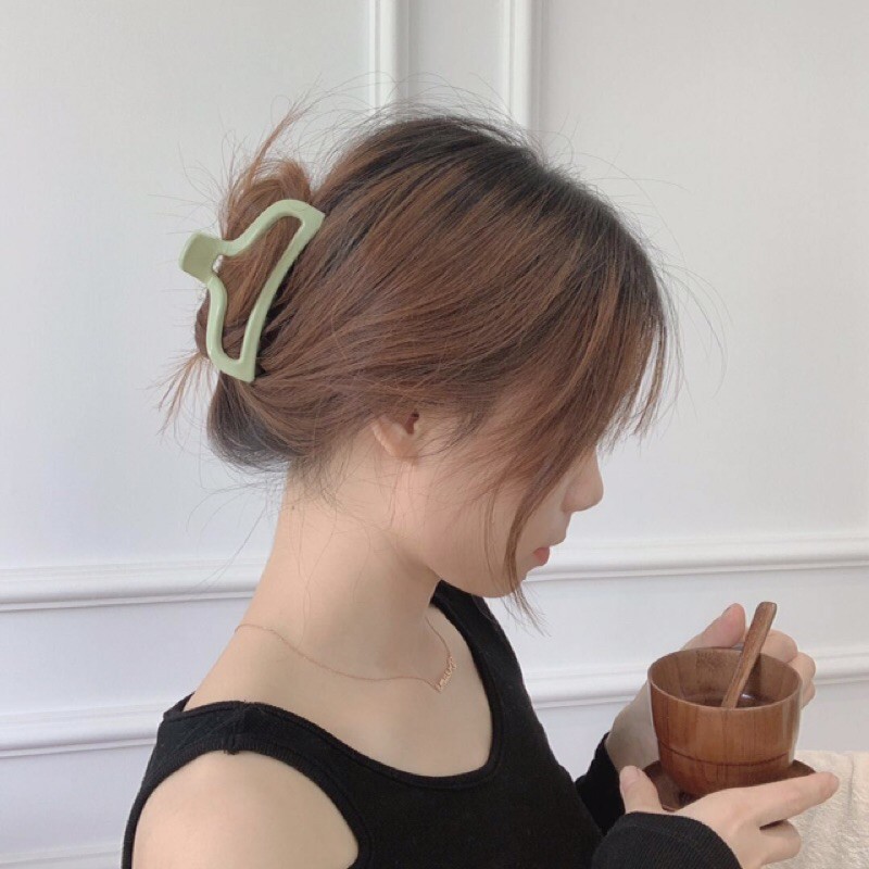 Kẹp tóc càng cua hai kiểu xinh xắn
