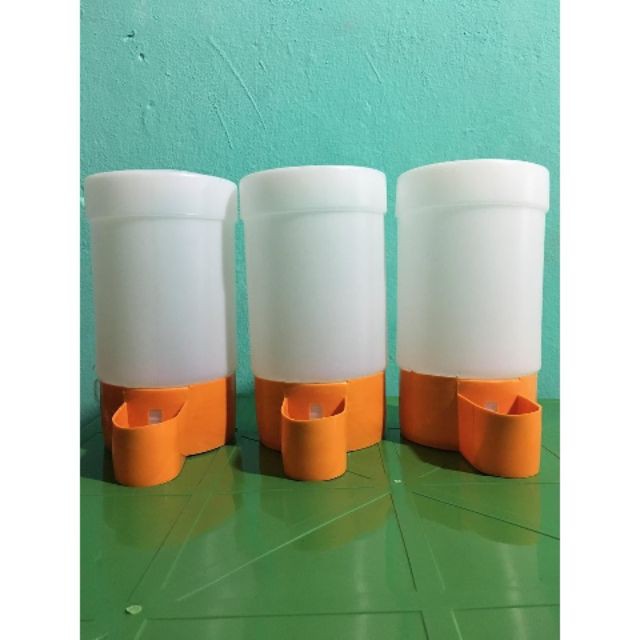 Bình nước cho chim, gà, bồ câu