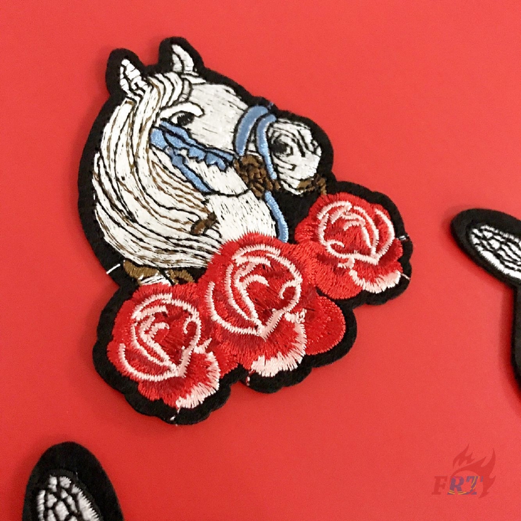 Miếng vải thêu hình rắn/ngựa dùng ủi/may lên quần áo