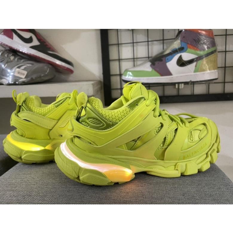 Giầy thể thao BalencigA Track xanh chuối New