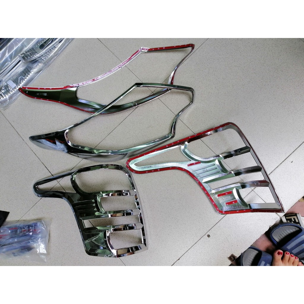 Ốp viền đèn pha hậu xe Mitsubishi Triton mạ