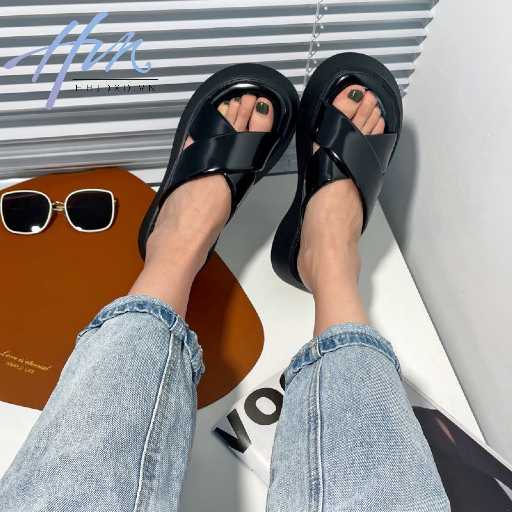 Dép nữ quai chéo đế dày thời trang mùa hè 2022