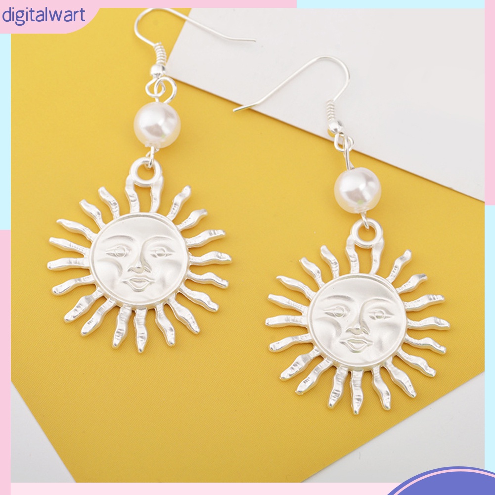 Đôi khuyên tai dáng dài trang trí mặt trời và đính ngọc trai xinh xắn cho nữ