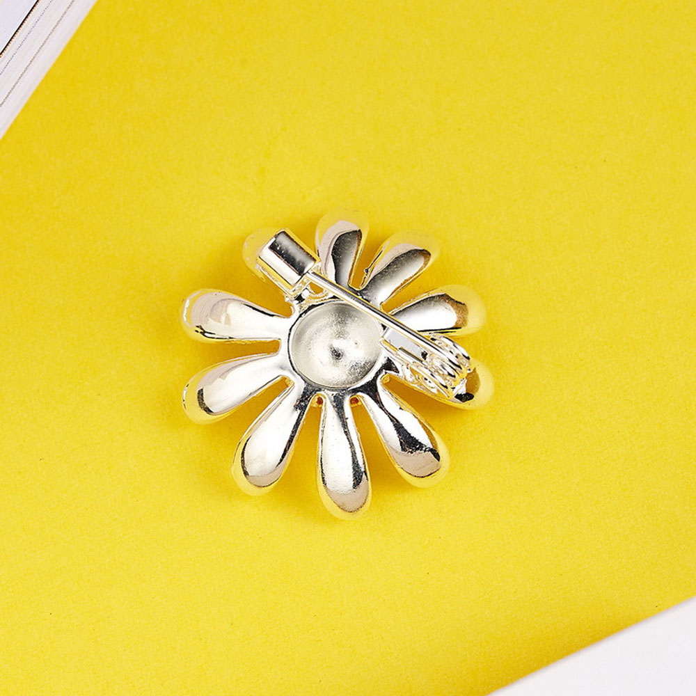 Ghim Cài Áo Hình Hoa Cúc Thời Trang Cho Nữ