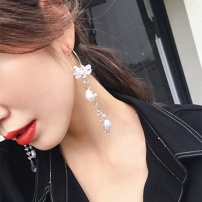 Đôi Khuyên Tai Hợp Kim Dáng Dài Trang Trí Ngọc Trai Xinh Xắn Cho Nữ