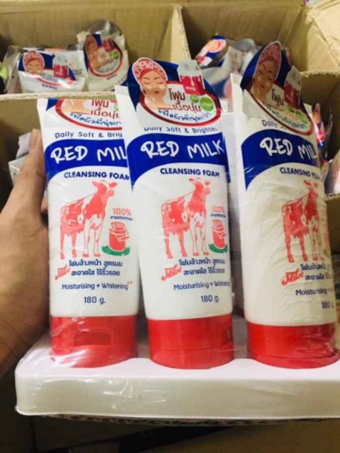 Sữa rửa mặt con bò đỏ Red milk Thái Lan