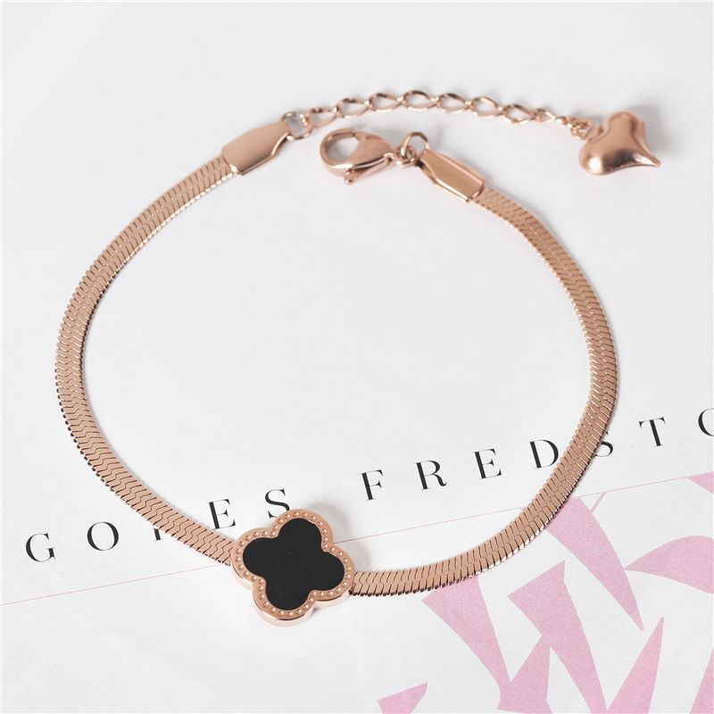 Lắc tay nữ titan không gỉ vòng tay titan nữ mặt cỏ 4 lá trang sức titan cao cấp thời trang