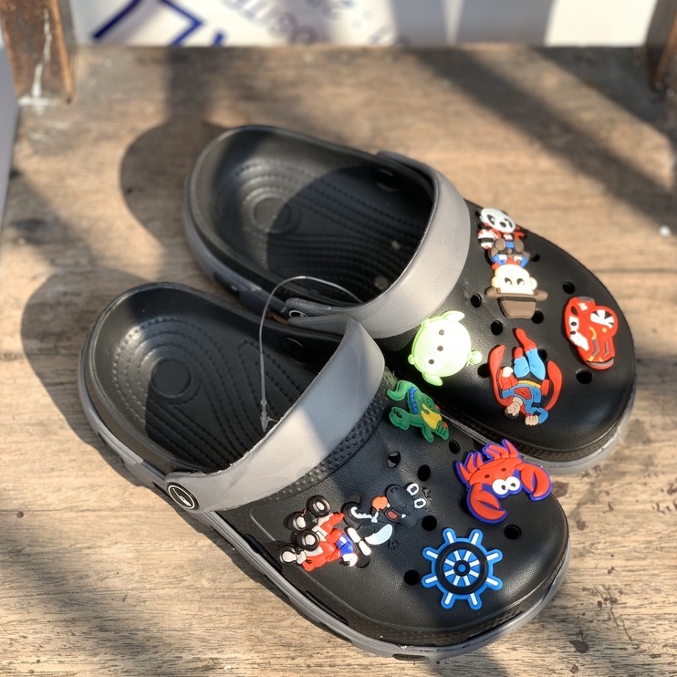 Dép Cross ĐEN unisex tặng 6 sticker SL013- Giày sục siêu nhẹ đi mưa (Form nhỏ) IDEP | BigBuy360 - bigbuy360.vn