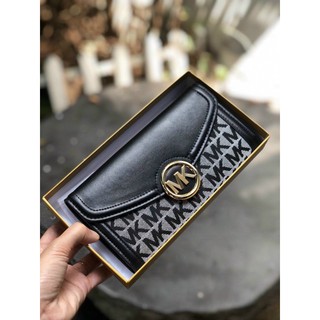 TNS-Ví dài cầm tay nhiều ngăn siêu hottrend M•K Fulton long wallet-chất canvas phối da chữ đen trắng đặc trưng