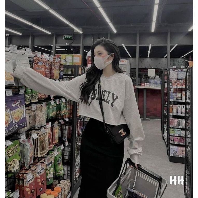 Set Áo crop top tay dài và chân váy đuôi cá
