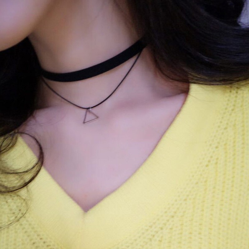 Vòng choker phối dây chuyền mặt tam giác xinh xắn cho nữ