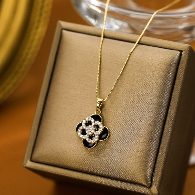 [Clearance Offer] Dây Chuyền Cỏ Bốn Lá Mạ Vàng 18K Cao Cấp Có Thể Xoay Vòng Bốn Lá C