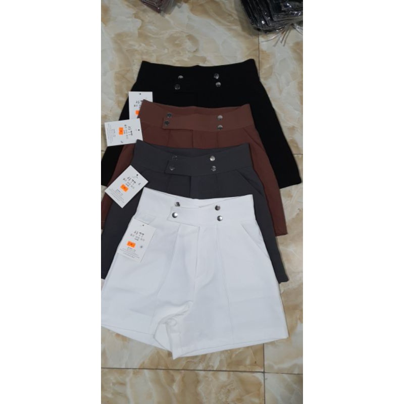 Quần Short Nữ, Kiểu Dáng Hàn Quốc Với Điểm Nhấn 4 Khuy Trên Cạp To Bản Giúp Bạn Gen Bụng Hack Eo Khoe Khéo Vòng Eo Thon