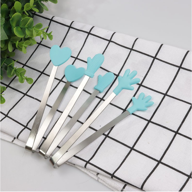 Kìm kẹp gắp đồ ăn cho bé bọc silicon tiện dụng đáng yêu Goodbabyvn