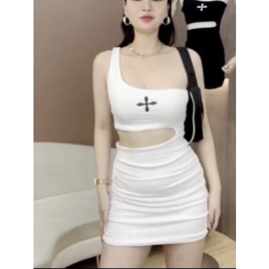 Đầm ôm body trễ 1 bên vai khoét eo nhún xường phối thêu kí tự chất Borip co giãn 4 chiều Cam Kết Hàng Y Hình Chính Chủ