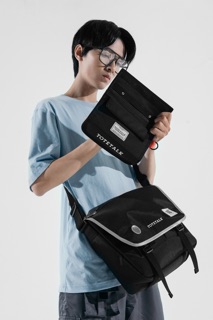 [Hot Trend] Túi Đeo Chéo Viền Phản Quang REFLECTIVE CROSSBODY - Chống Nước Tote Talk
