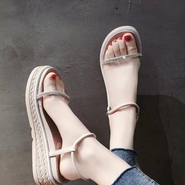 Sandal đế giả cói