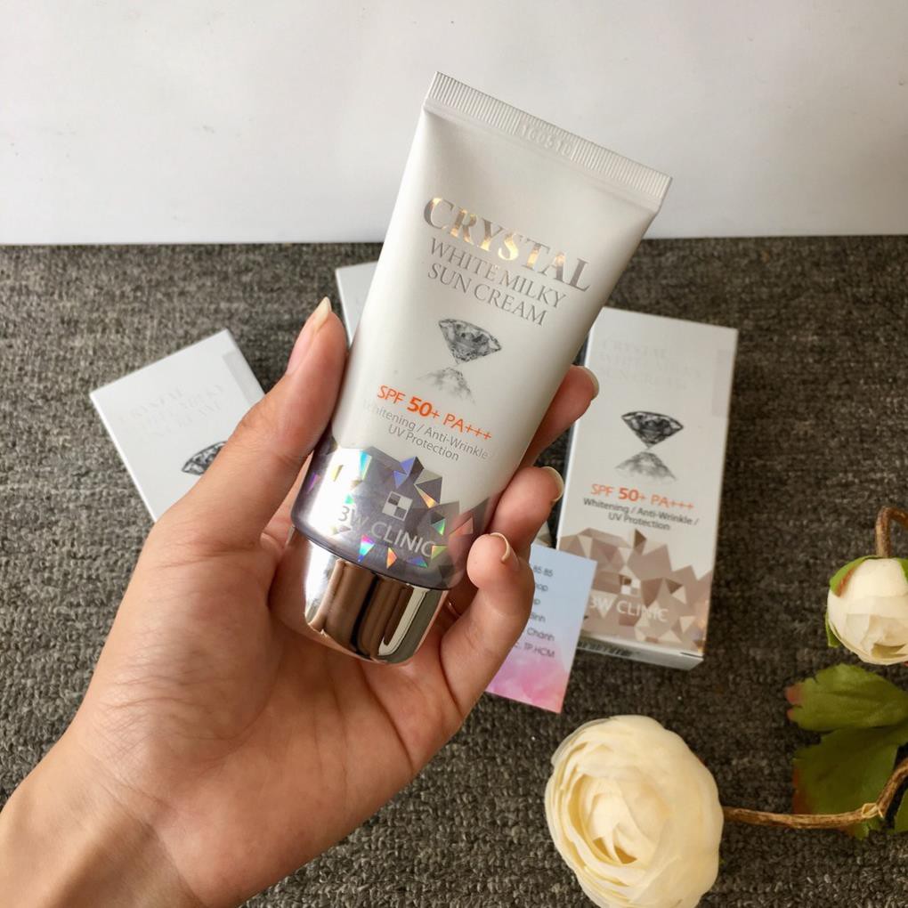 Kem Chống Nắng 3W CLINIC CRYSTAL WHITE MILKY SUN CREAM SPF 50/ PA +++ Hàn Quốc 50ml giúp bảo vệ da trắng sáng tự nhiên