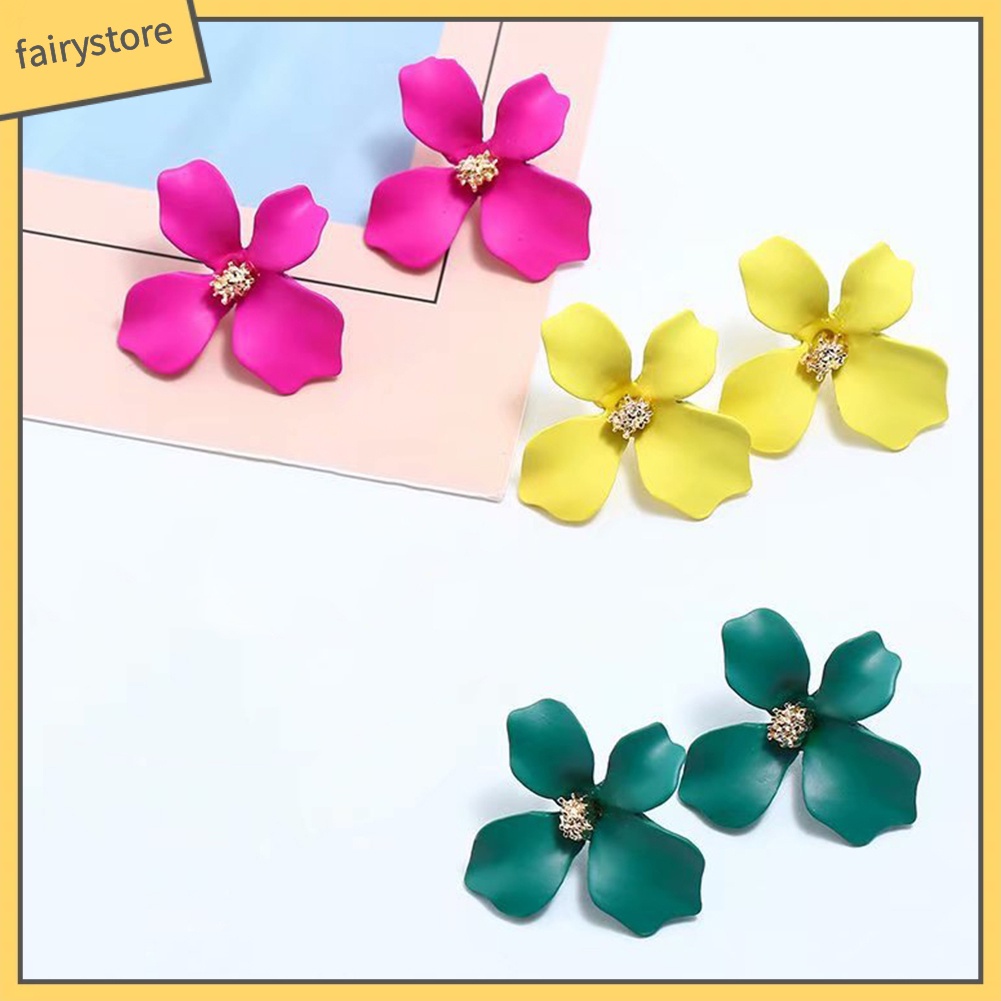 Khuyên tai mặt hình hoa xinh xắn dễ thương dành cho nữ