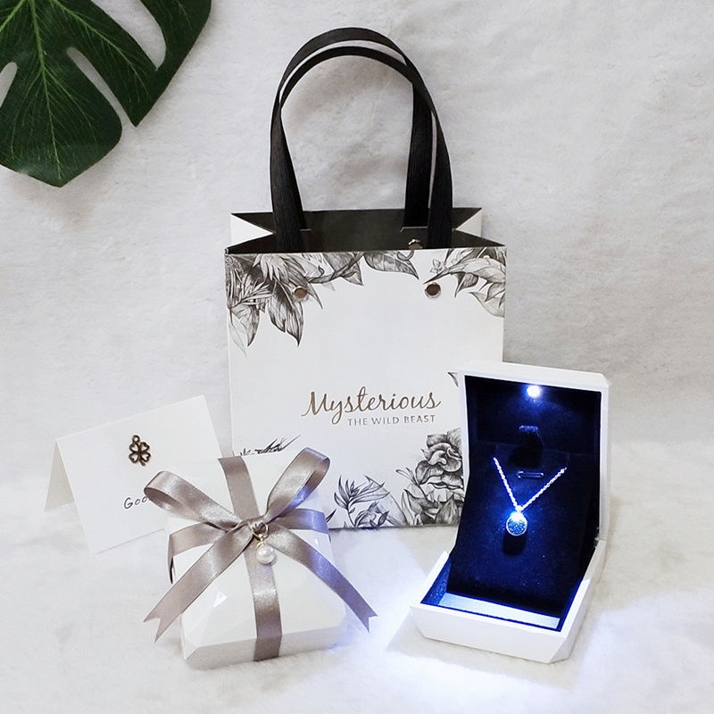 Hộp quà đựng trang sức có đèn LED sáng tạo