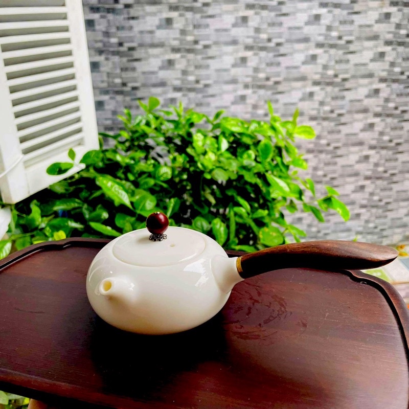 ấm trà Bạch Định - dáng Đường Vũ