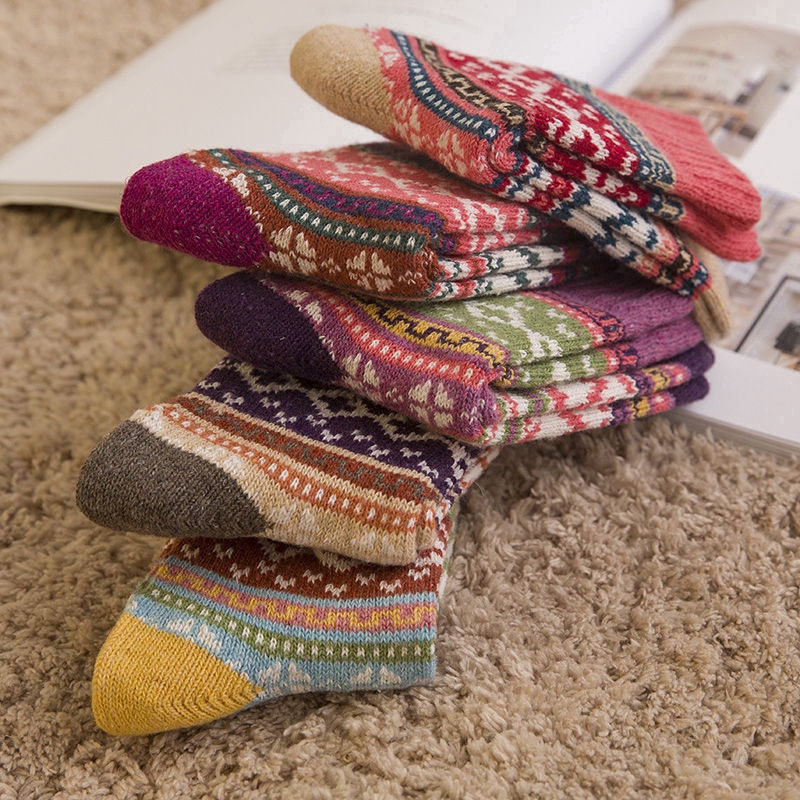 Vớ len giữ ấm phối họa tiết cổ điển hợp thời trang dành cho nữ