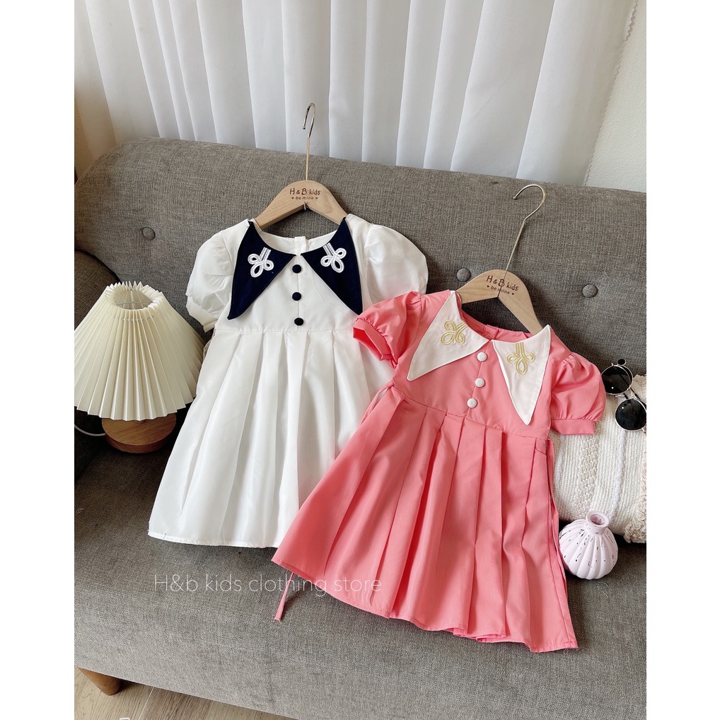 Váy Vạt Cổ Thêu  Xinh Xắn Thiết Kết Dập Ly  - Cúc Bọc Cổ Phong Cách Sang Chảnh Cho Bé Gái