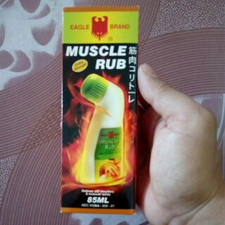 Dầu xoa bóp con ó Singapore Eagle Brand Muscle Rub chai lăn 85g