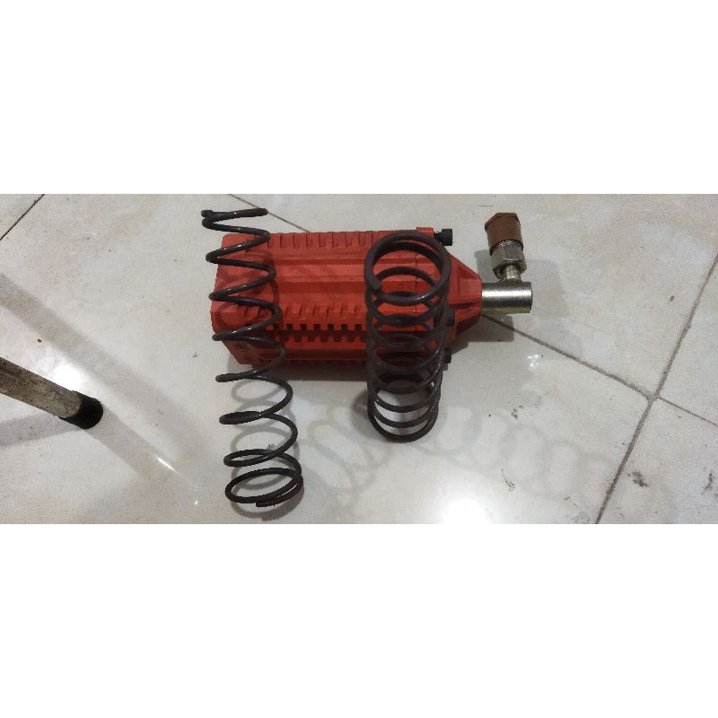 Lò xo bầu hơi chế kích con đội hơi nâng gầm xe ô tô tải