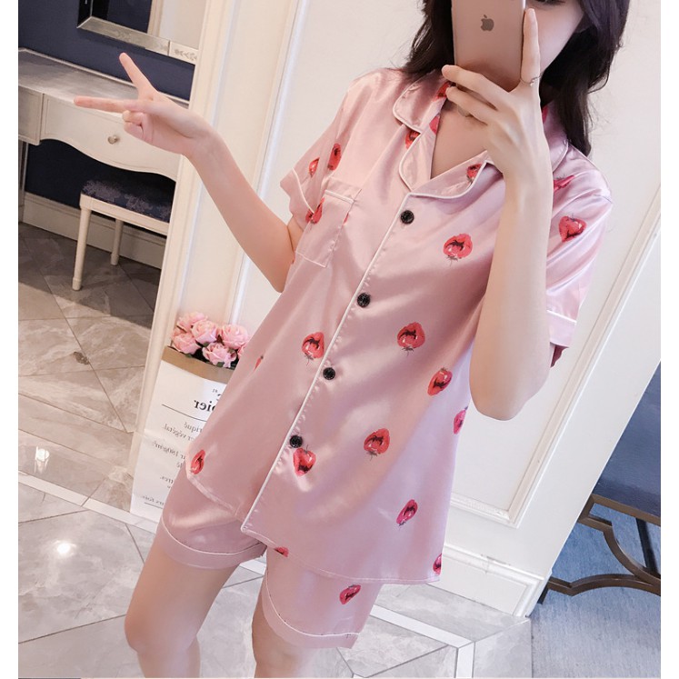 Pijama lụa ngắn hồng dâu siêu dễ thương