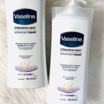 Sữa Dưỡng Thể Cấp Ẩm Phục Hồi Da Vaseline Intensive Care Advanced Repair 725ml (Màu Trắng)